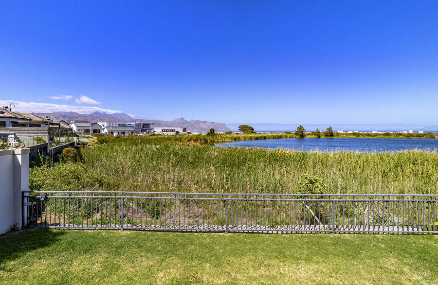 3 Bedroom Property for Sale in Dennegeur Western Cape